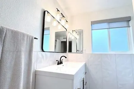 Dom wakacyjny Cypress Villa Disneyland 8 Bedroom 4Bath Pool Game Anaheim