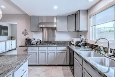 Dom wakacyjny Cypress Villa Disneyland 8 Bedroom 4Bath Pool Game Anaheim Stany Zjednoczone Ameryki