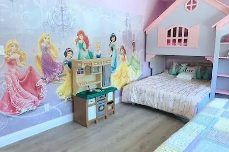 Kontakt z Cypress Villa Disneyland 8 Bedroom 4Bath Pool Game